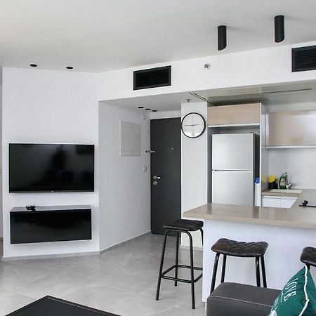 Apartments4You Leonardo 17 バト・ヤム エクステリア 写真