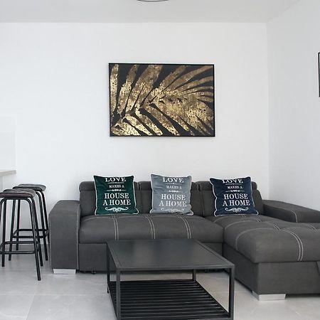 Apartments4You Leonardo 17 バト・ヤム エクステリア 写真