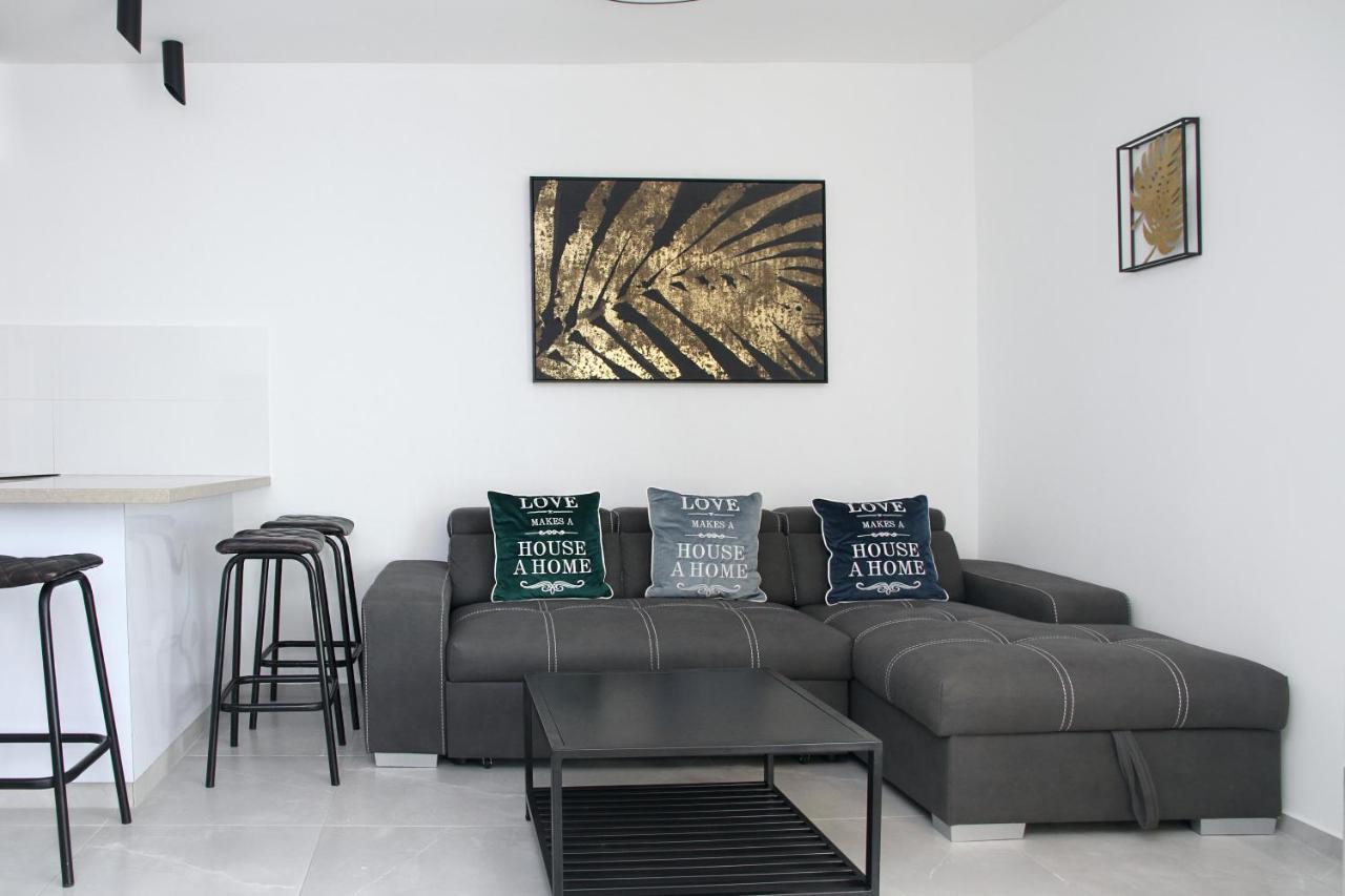 Apartments4You Leonardo 17 バト・ヤム エクステリア 写真